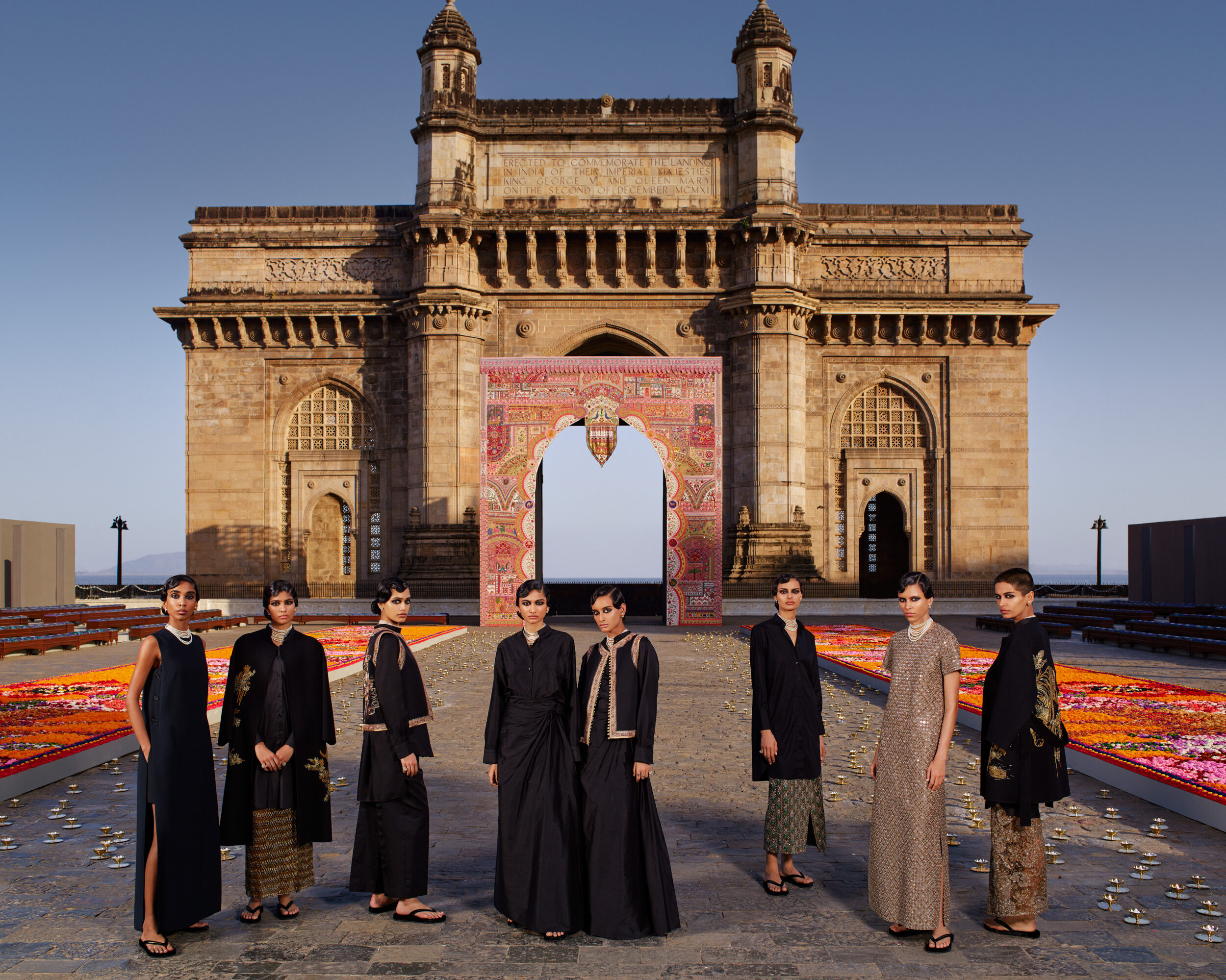 Dior Pre-Fall’23: Το show με τα ονειρικά κεντήματα και χρώματα που πραγματοποιήθηκε στη Βομβάη