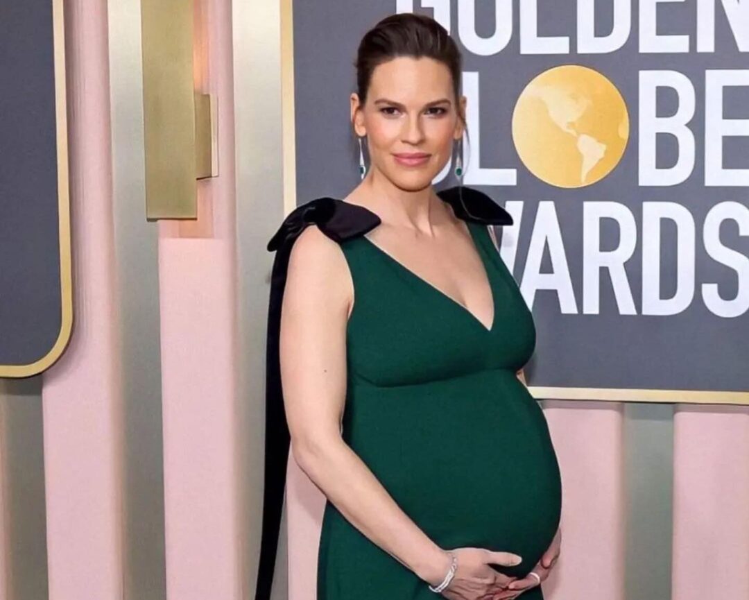 Hilary Swank εγκυος σε βραβεια