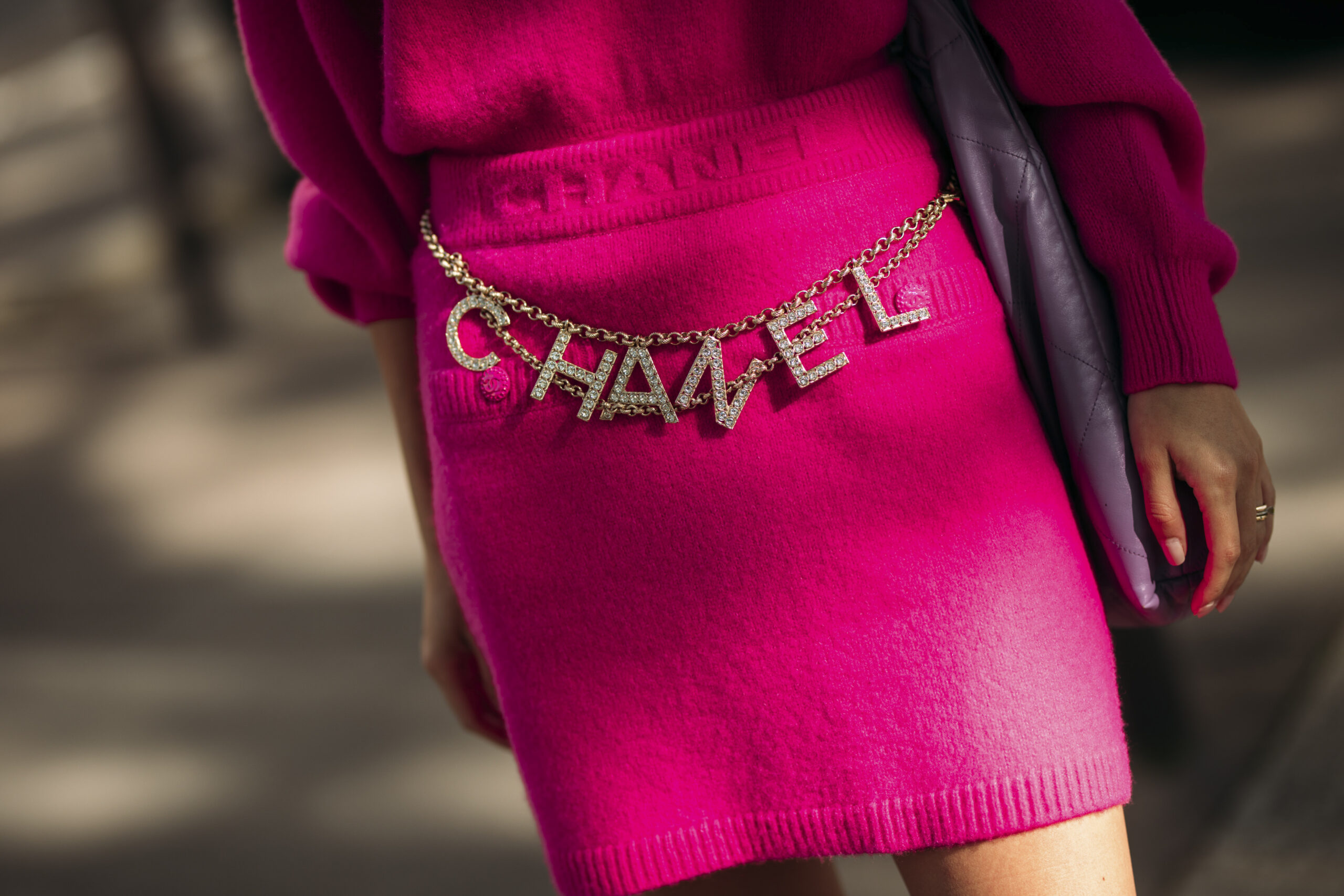 5 fashionable τρόποι για να φορέσεις τη ζώνη σου όπως τους είδαμε στα catwalk του NYFW