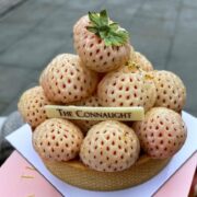 Pineberries: Είναι οι λευκές φράουλες που στην πραγματικότητα έχουν γεύση ανανά!