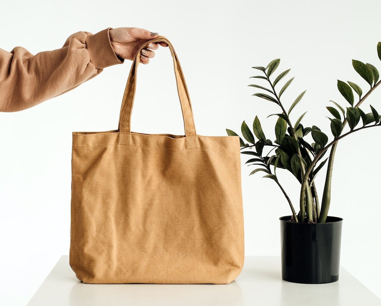 Καθημερινά αντικείμενα που μεταφέρουν μικρόβια και που πιθανώς κουβαλάς αυτή τη στιγμή