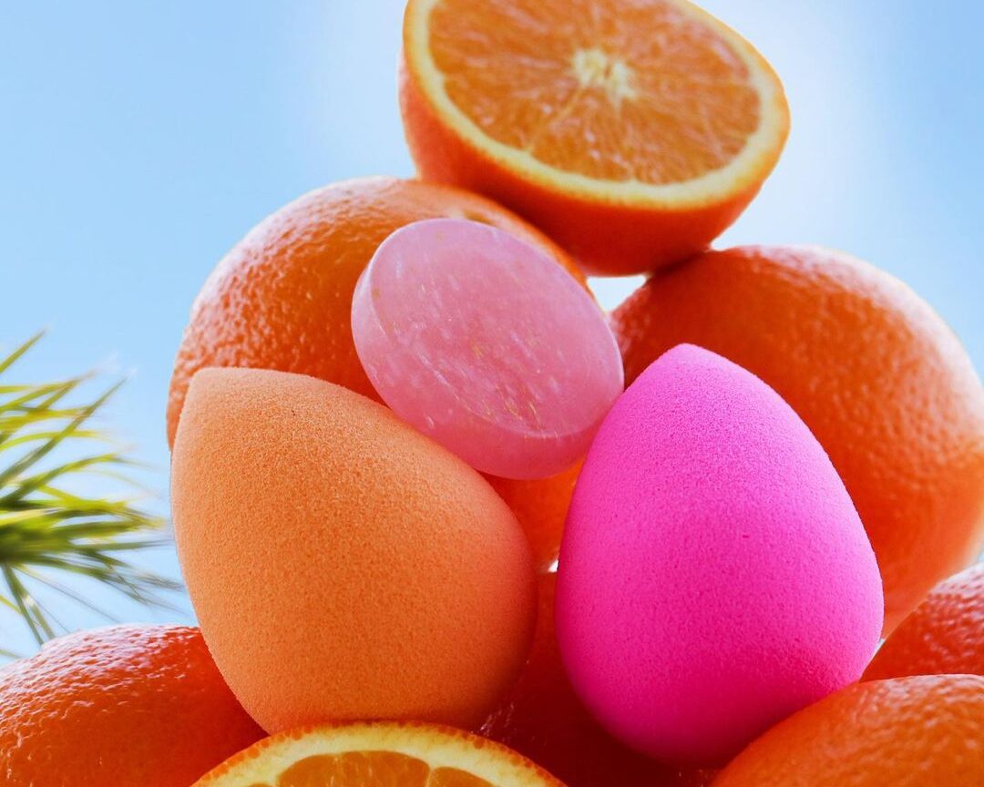 Tο viral frozen beauty blender hack του TikTok κάνει την επιδερμίδα σου πιο λεία και λαμπερή