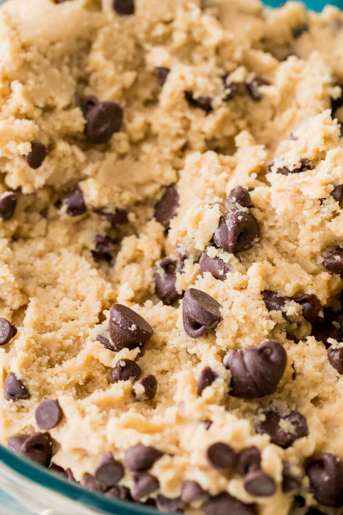Edible Cookie Dough:Το απόλυτο γλυκό με κομμάτια σοκολάτας για τις νυχτερινές σου λιγούρες