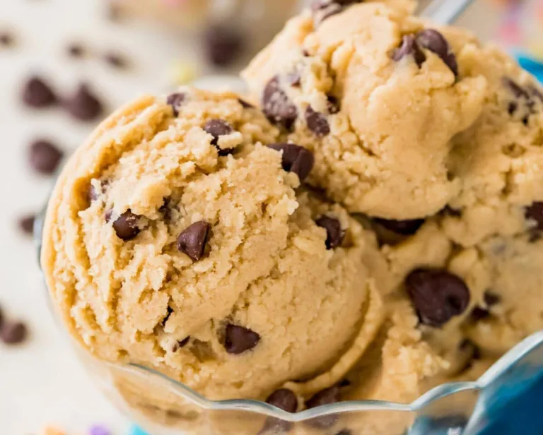 Edible Cookie Dough:Το απόλυτο γλυκό με κομμάτια σοκολάτας για τις νυχτερινές σου λιγούρες