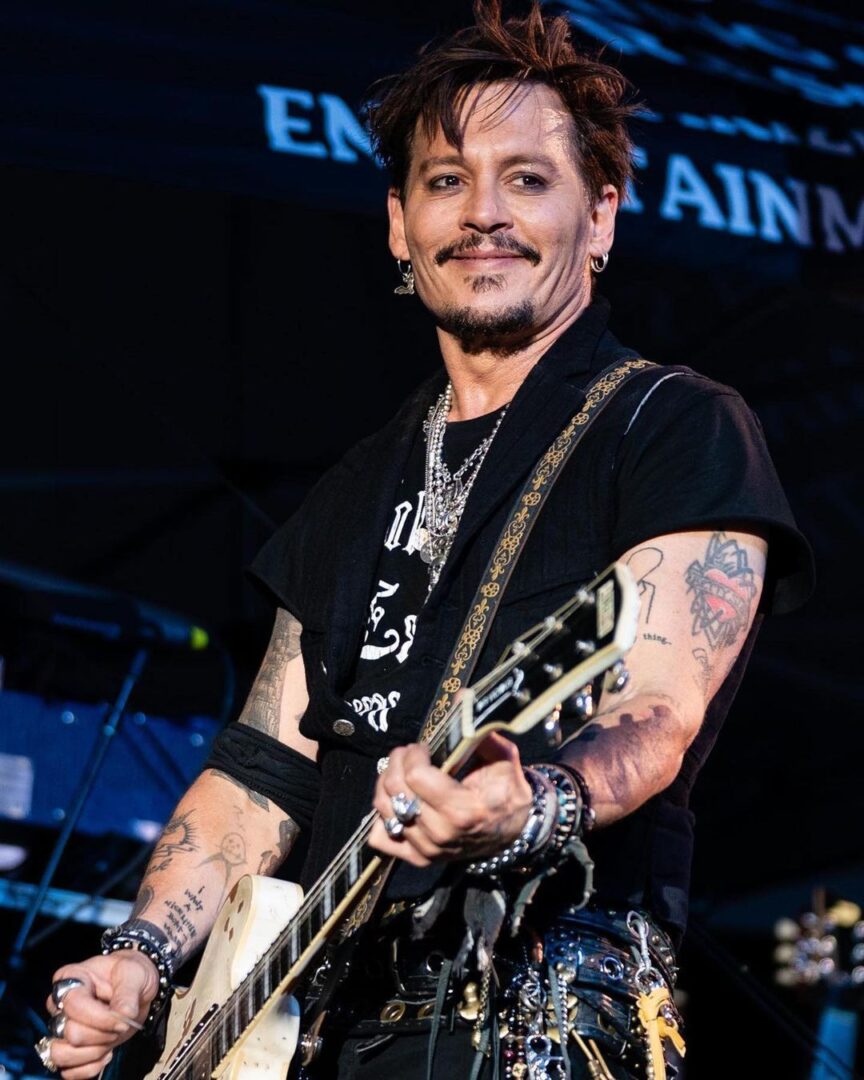 JOHNNY DEPP IN CONCERT