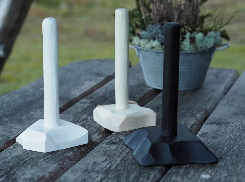 Εξοικονόμησε χώρο για το ρολό της κουζίνας χρησιμοποιώντας μόνο 3 γάντζους και κολλητική ταινία