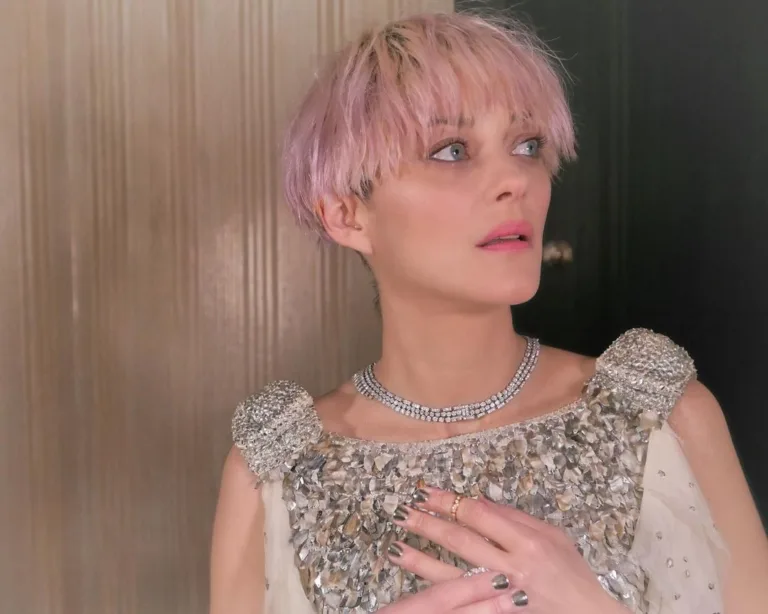 Marion’s Mirrorball Met Mani