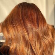 Copper Hair Color: Η it καλοκαιρινή απόχρωση που θα «απογειώσει» το στιλ των μαλλιών σου
