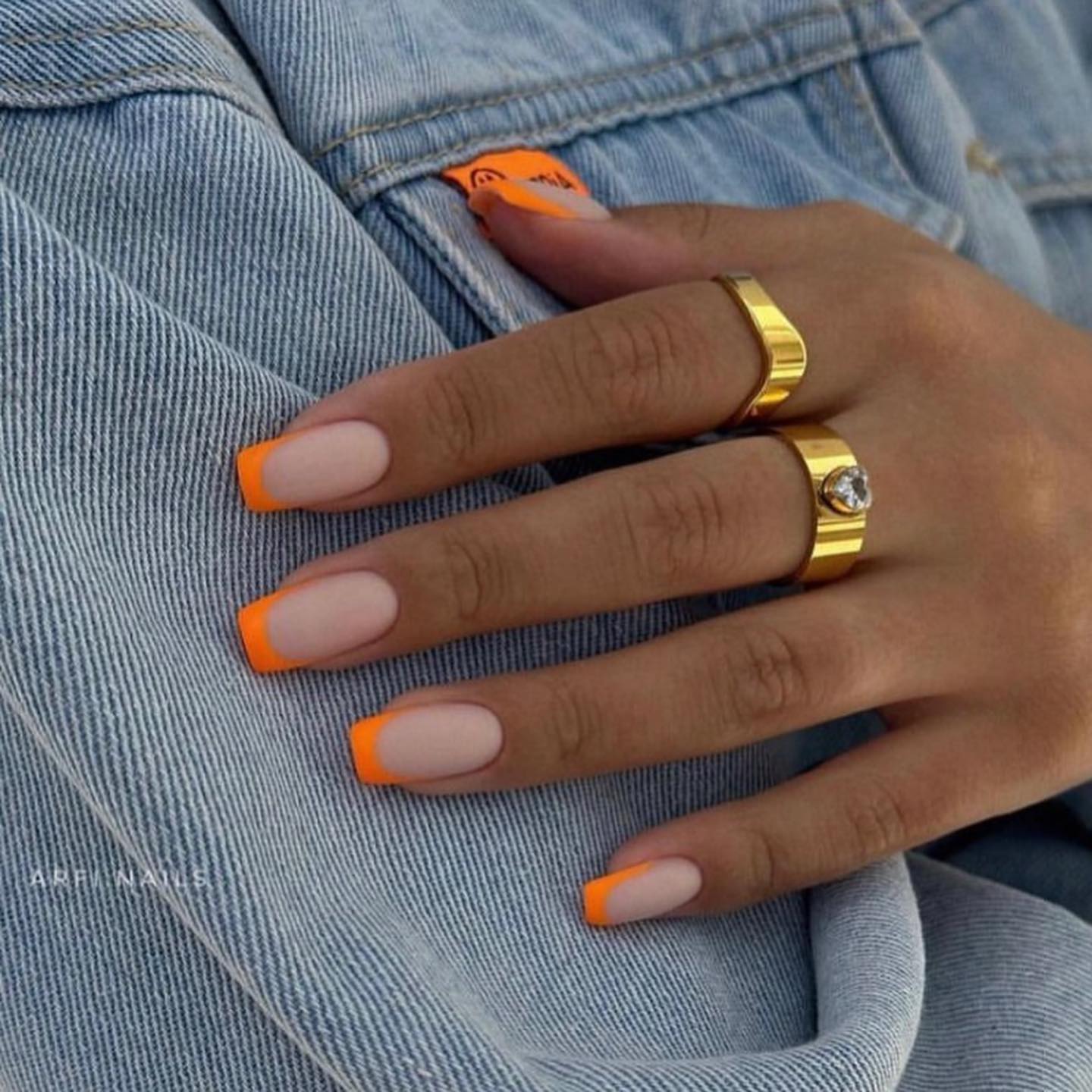 Aperol Orange Nails:Η καλοκαιρινή τάση μανικιούρ ταιριάζει απόλυτα με το αγαπημένο σου aperitivo