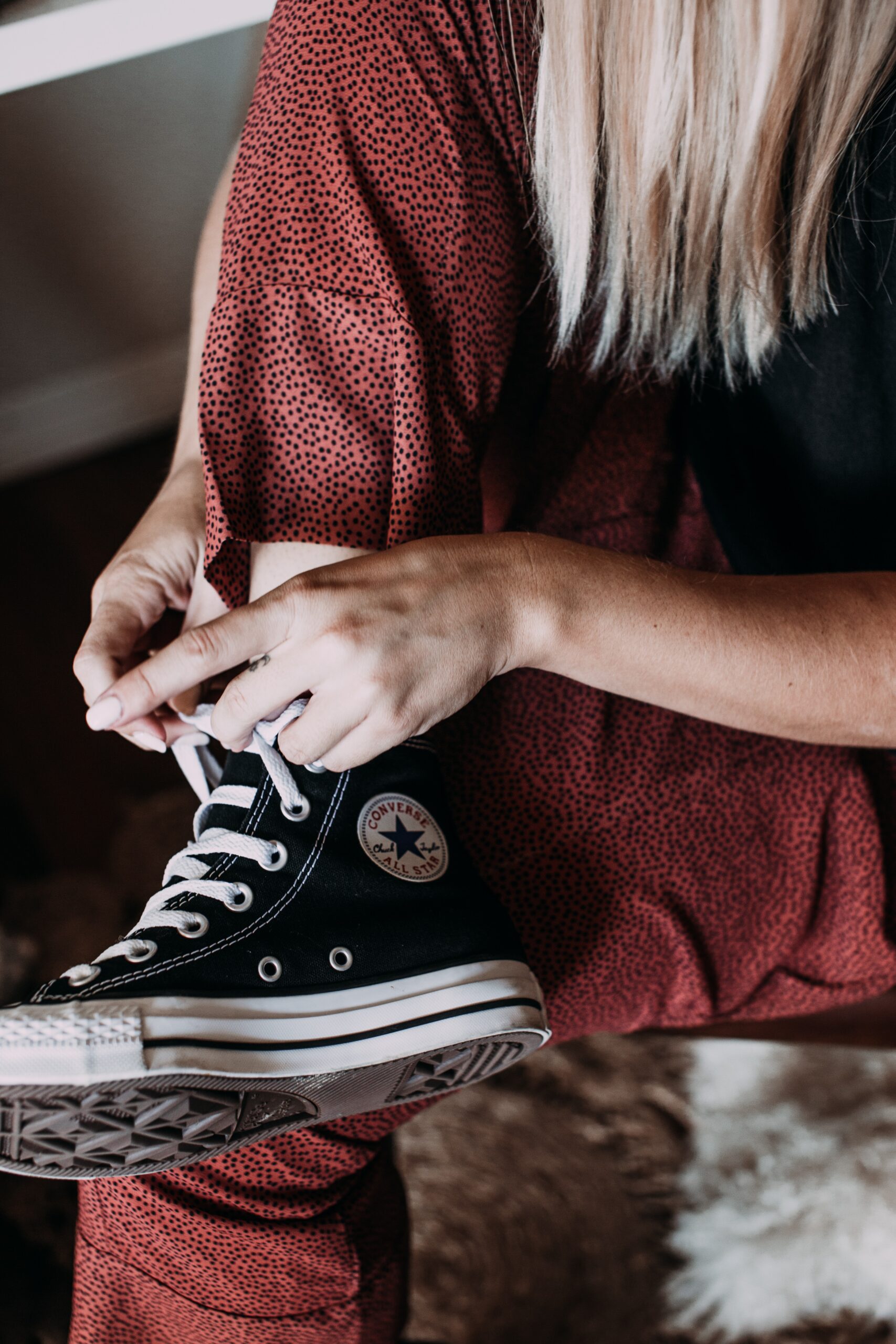 Πρέπει πάντα να βγάζεις τα παπούτσια σου μόλις μπαίνεις στο σπίτι και όχι μόνο για τα μικρόβια