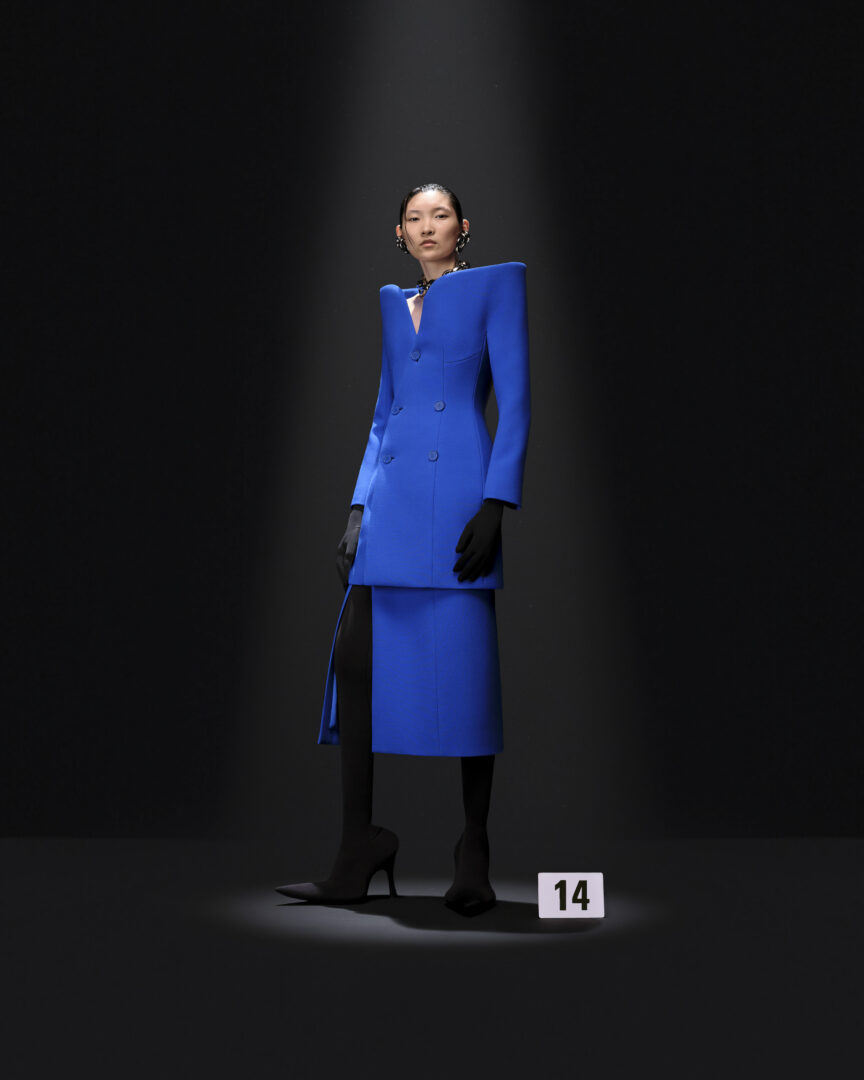 Γοητευτικές ισχυρές γλυπτικές σιλουέτες είχε το show του Balenciaga Haute Couture FW'23