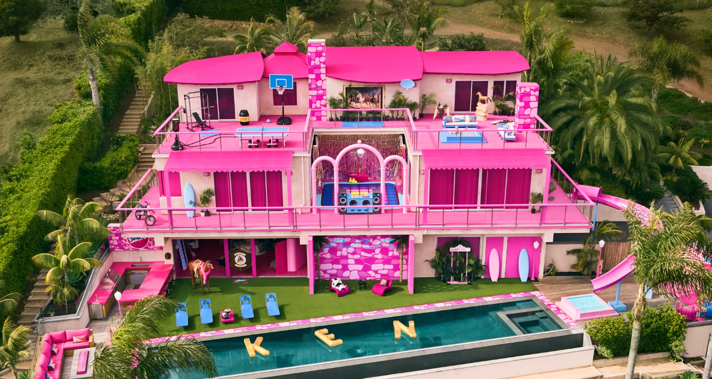 H Airbnb έδωσε ζωή στο σπίτι της Barbie και μας καλεί να ζήσουμε όπως εκείνη στο Malibu