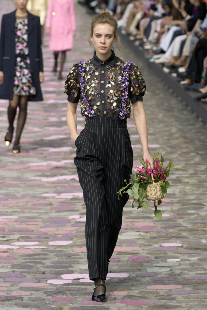 Το show FW'23 της Chanel Haute Couture είναι η επιτομή του παριζιάνικου στυλ