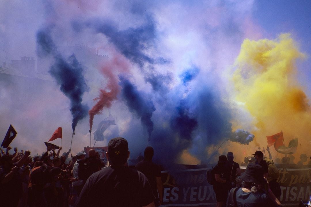 Η μασκότ της Ελευθέριας και της Επανάστασης και 2 θάνατοι από αστυνομική βία στη Γαλλία