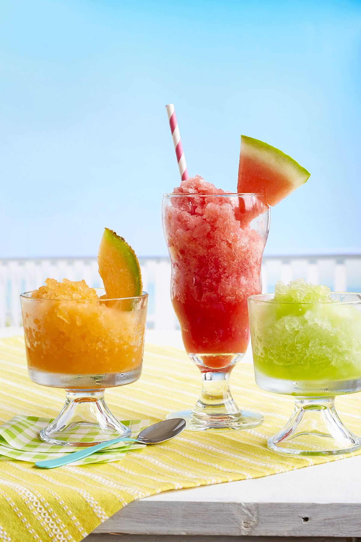 Summer Melon Slushies: Aπόλαυσε τη δροσιά που σου προσφέρουν οι 3 αναζωογονητικές γεύσεις