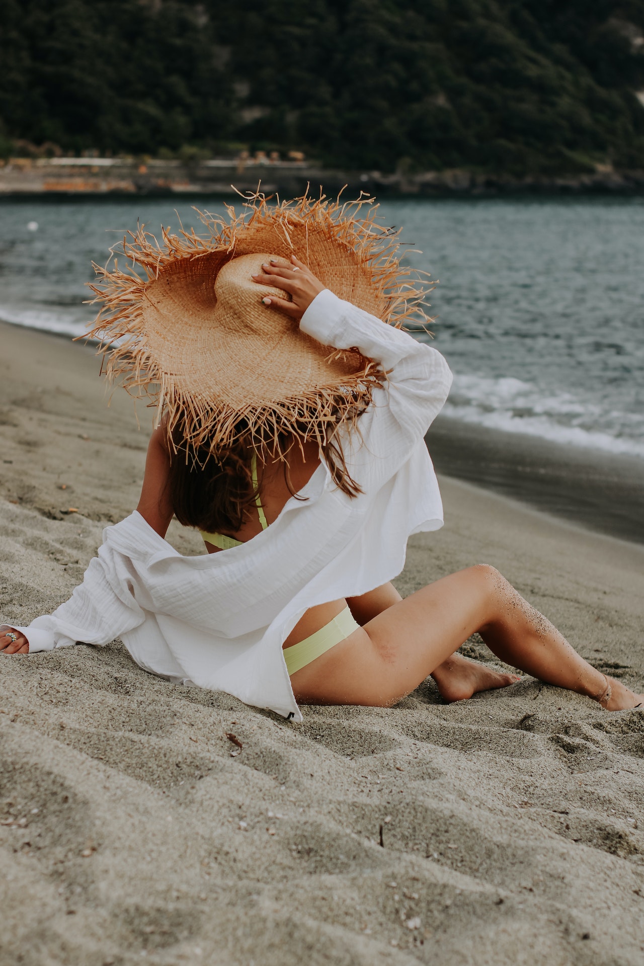 6 tips που θα σε βοηθήσουν να απαλλαγείς από την άμμο μετά την εξόρμηση στην παραλία