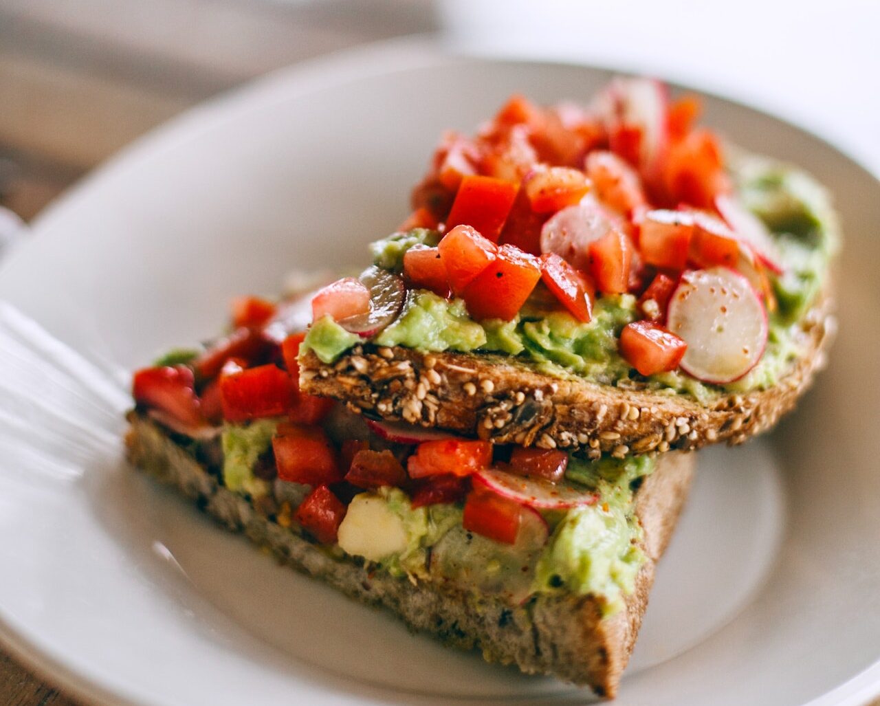 Ξεφλούδισε εύκολα τις ντομάτες με 2 απλές κινήσεις και χωρίς μαχαίρι