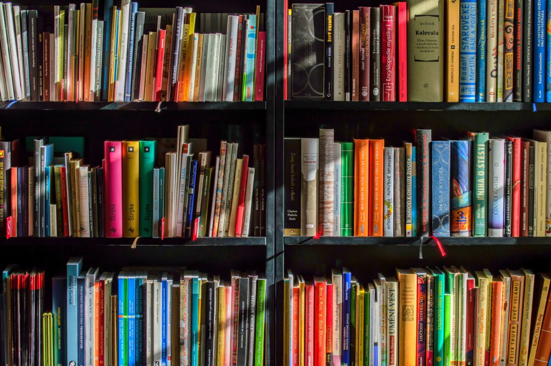 Μπορείς να «ελαφρύνεις» την βιβλιοθήκη σου επαναξιολογώντας την συλλογή των βιβλίων σου και να κάνεις χώρο για νέα βιβλία. 