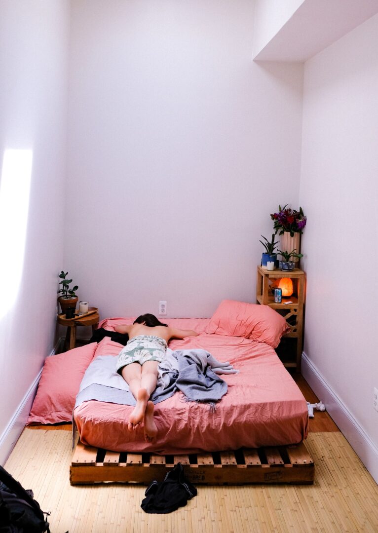 6 τρόποι για να κοιμηθείς πιο δροσερά με καύσωνα