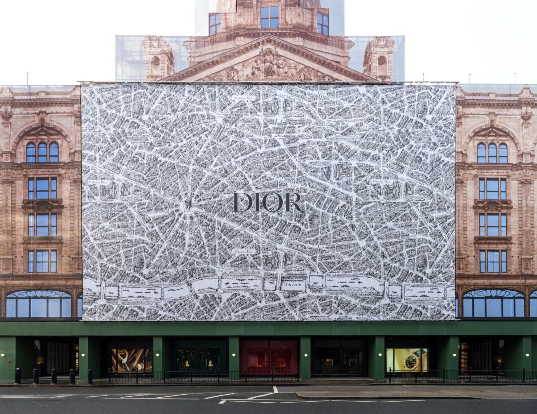 Ο Dior παρουσιάζει τη γυναικεία συλλογή Fall '23 με μια σειρά από pop-up καταστήματα στα Harrods