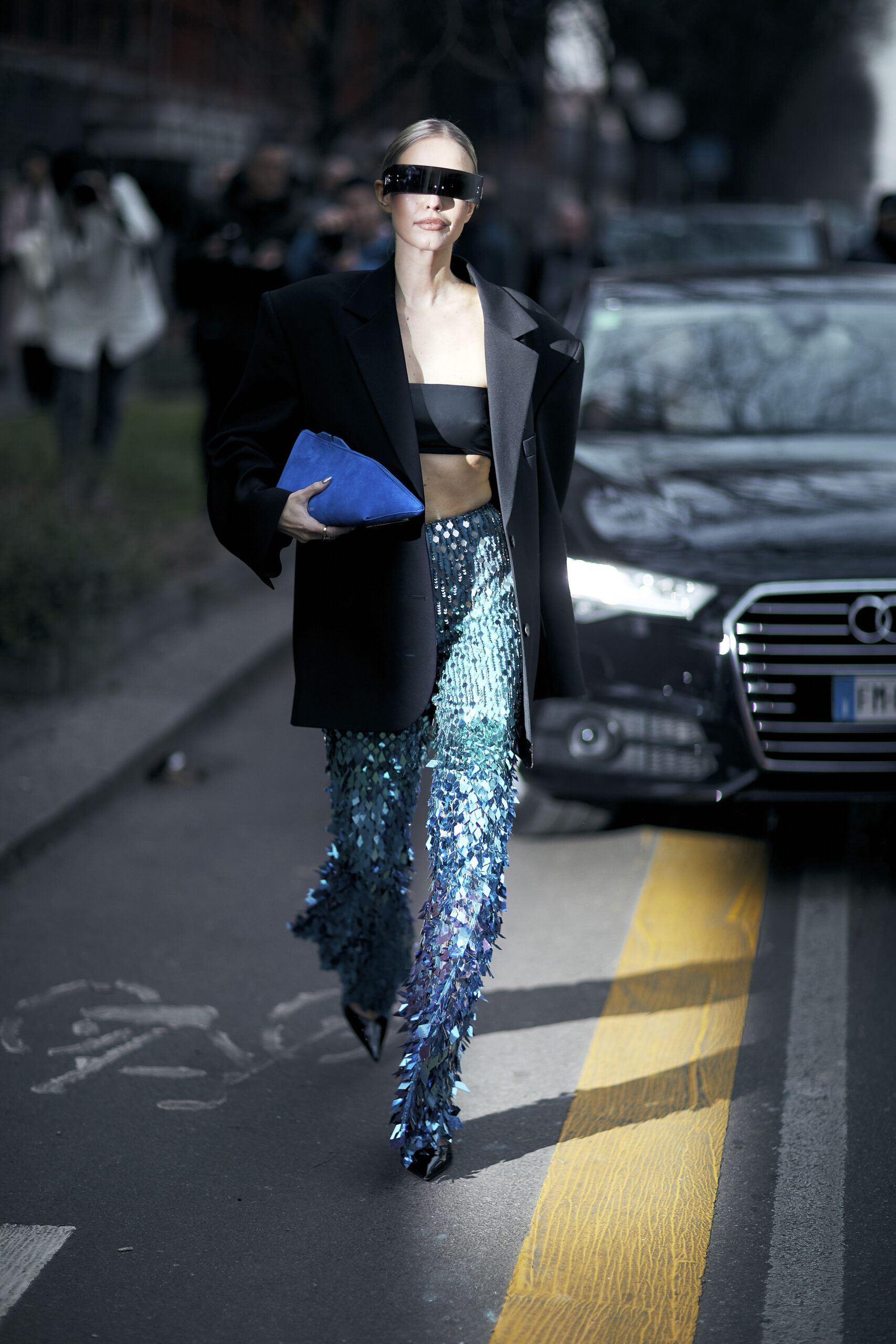 Ανδρικό μαύρο blazer: Το must-have item του φθινοπώρου μπορεί να φορεθεί ακόμη και τώρα