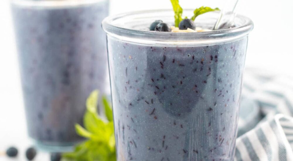 Φτιάξε το πιο τροπικό ρόφημα του καλοκαιριού: δροσιστικό smoothie με blueberry και mango