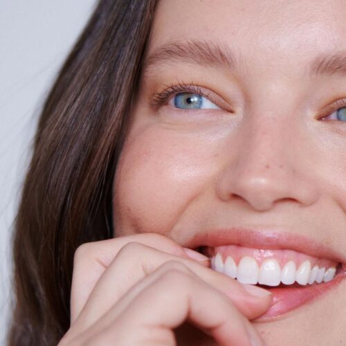 Όμορφη χωρίς μακιγιάζ: 10 συμβουλές ομορφιάς από ένα μοντέλο για υγιή και λαμπερή επιδερμίδα 