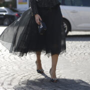 Η κλασική φούστα corolla του Christian Dior από τη δεκαετία του '50 επιστρέφει