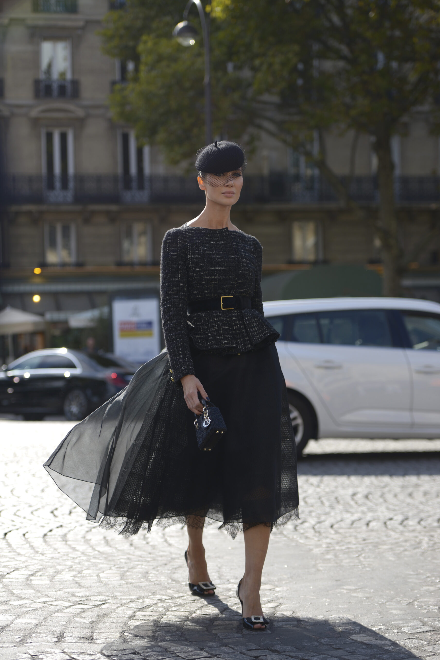 Η κλασική φούστα corolla του Christian Dior από τη δεκαετία του ’50 επιστρέφει