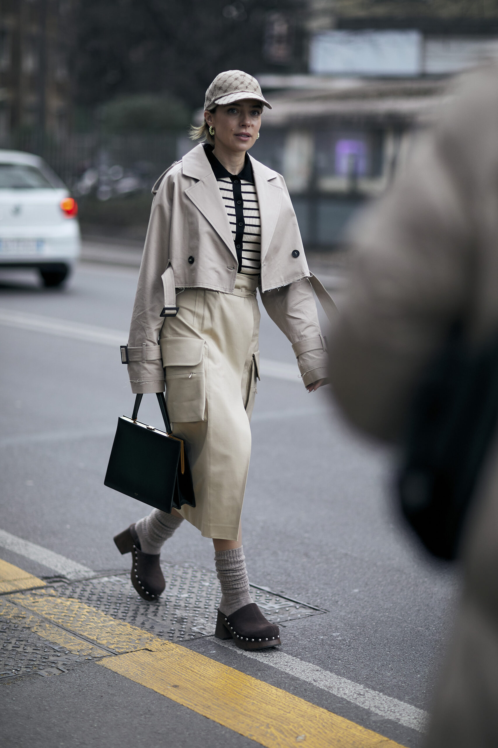 Clogs: Αυτά είναι τα πιο cool παπούτσια της επόμενης σεζόν