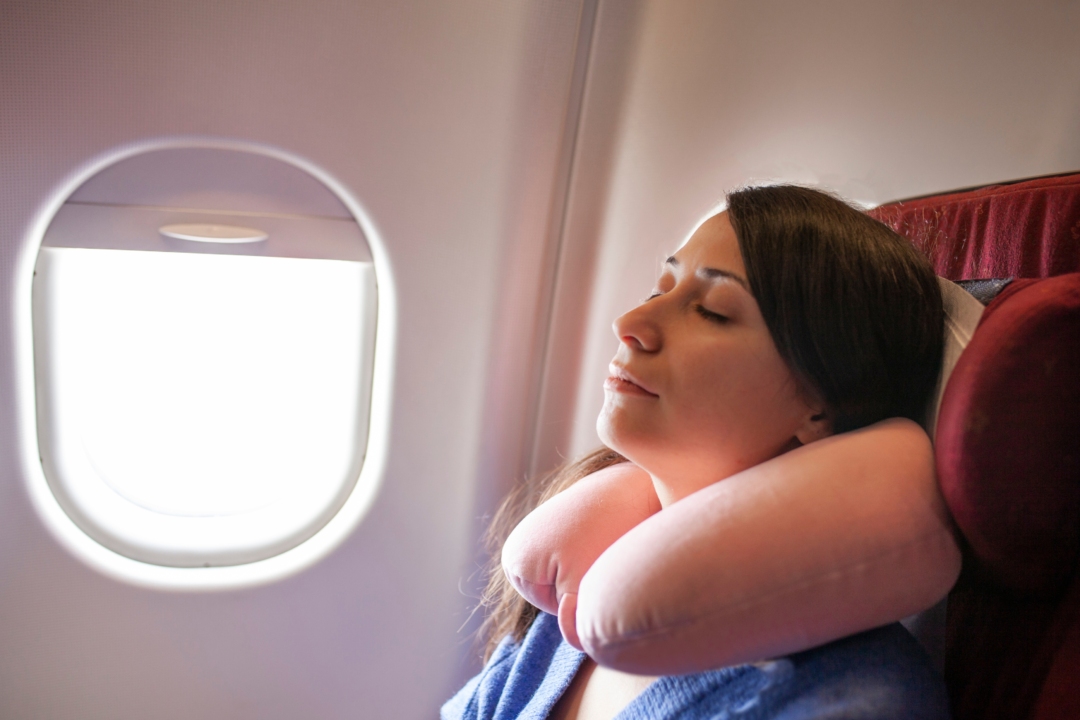 Πώς να ξεπεράσεις τις επιπτώσεις του jet lag, πριν, κατά και μετά την πτήση σου