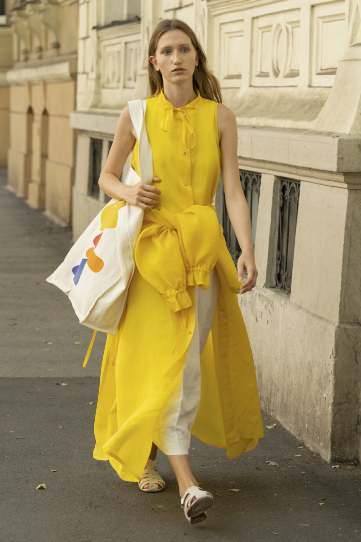κίτρινο φόρεμα
