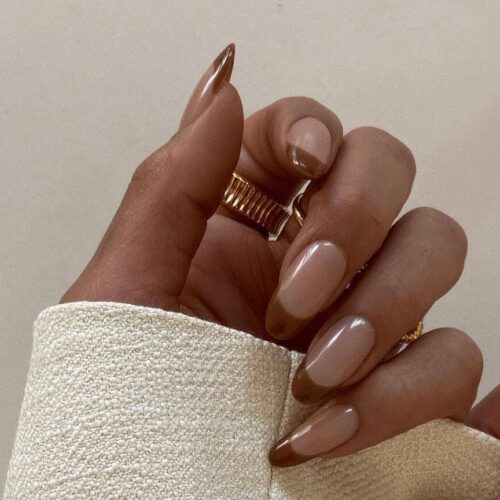 Latte nails: Το manicure trend που θα ερωτευτείς αυτό το φθινόπωρο