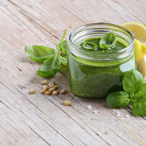 Pesto: Τα απαραίτητα συστατικά είτε πρόκειται για παραδοσιακή συνταγή ή για vegan έκδοση