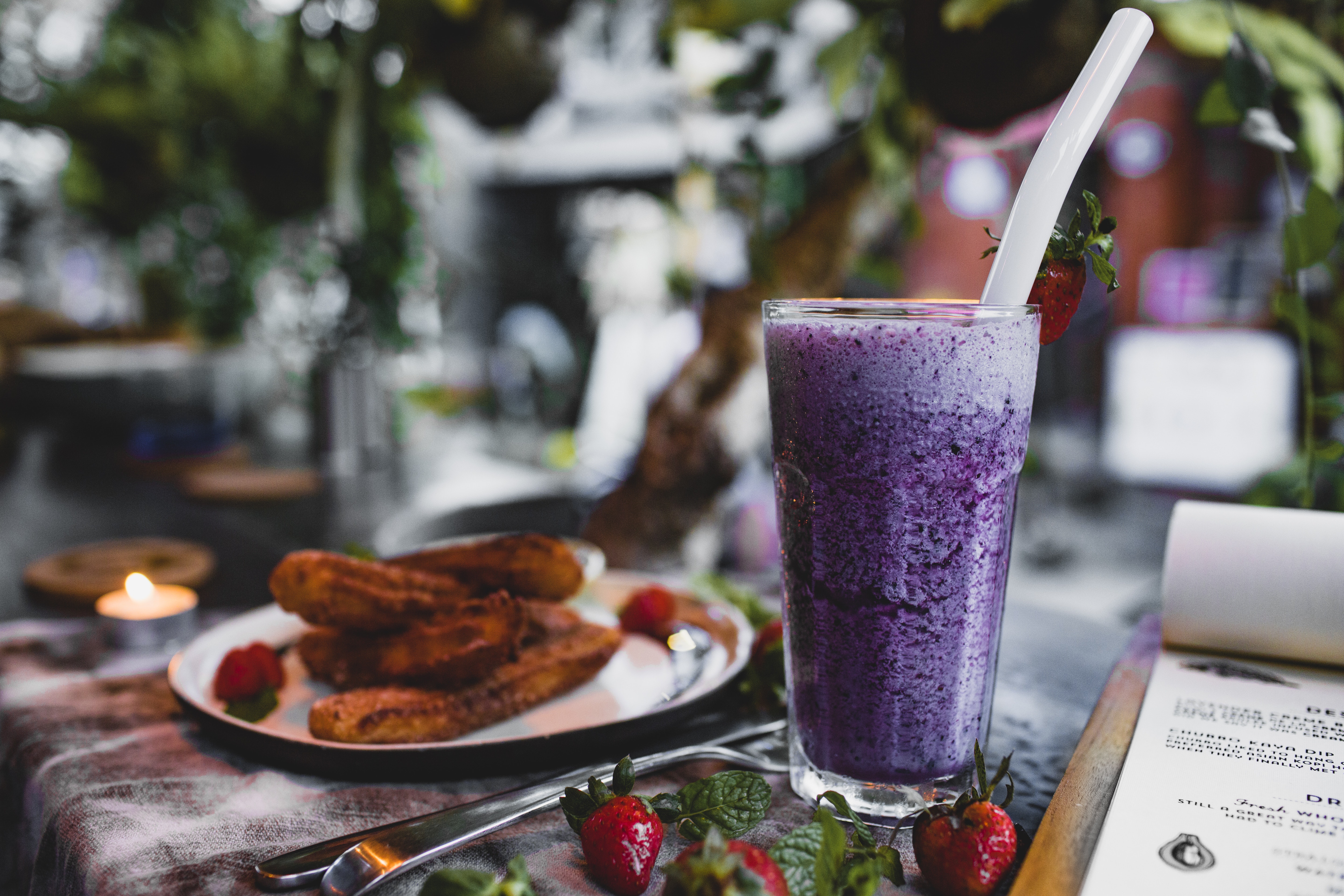 Tο αντιφλεγμονώδες Smoothie Berry Matcha είναι το καλύτερο υγιεινό πρωινό για πολυάσχολα πρωινά