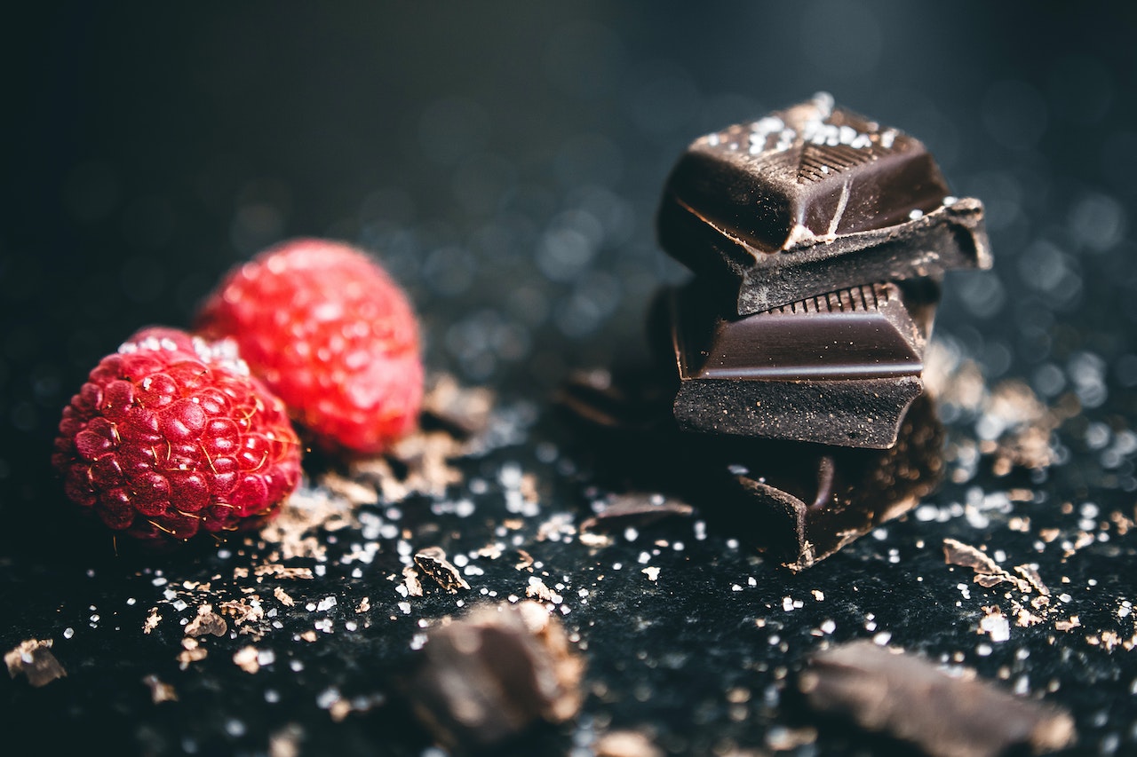 Τι συμβαίνει στο σώμα σου όταν τρως καθημερινά μαύρη σοκολάτα 
