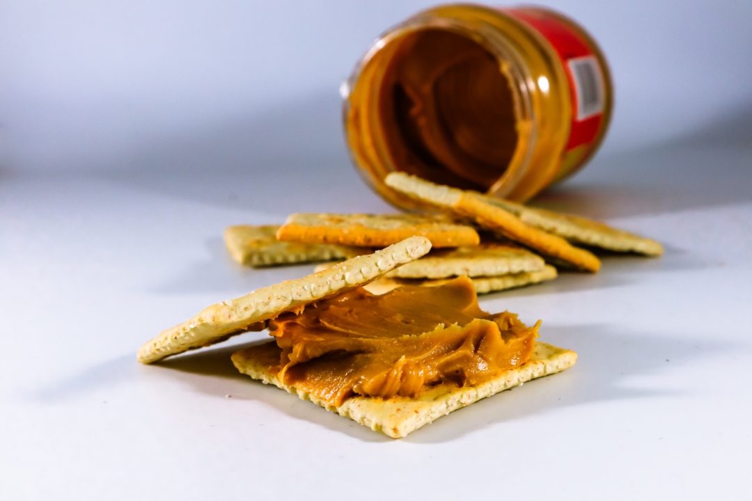 Αυτό το TikTok Peanut Butter Jar Hack είναι ένας ιδιοφυής τρόπος για να φτιάξεις σάλτσα από φιστίκι 