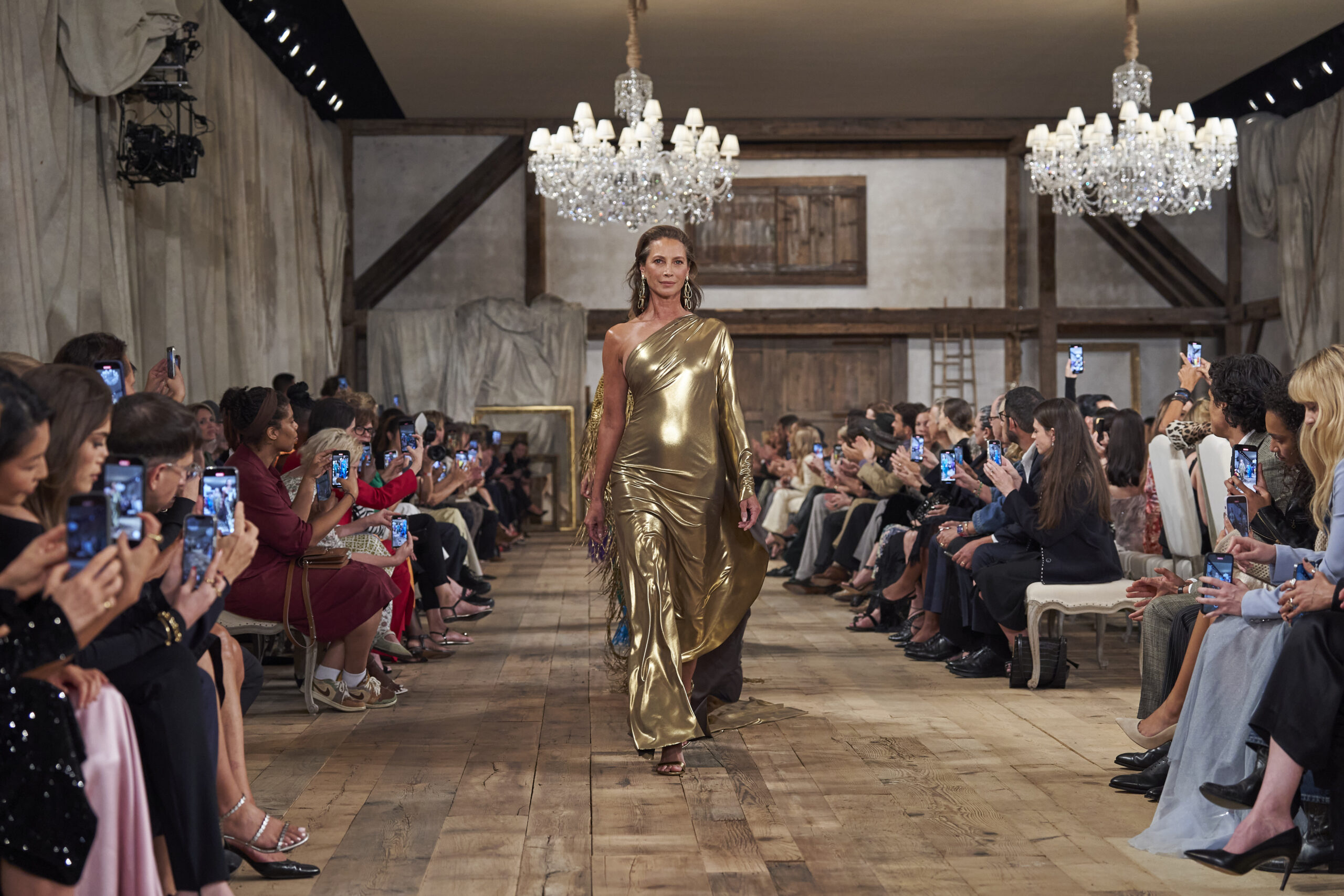 Η επιστροφή του Ralph Lauren είχε ανθισμένους κήπους, λάμψη και πολυτέλεια