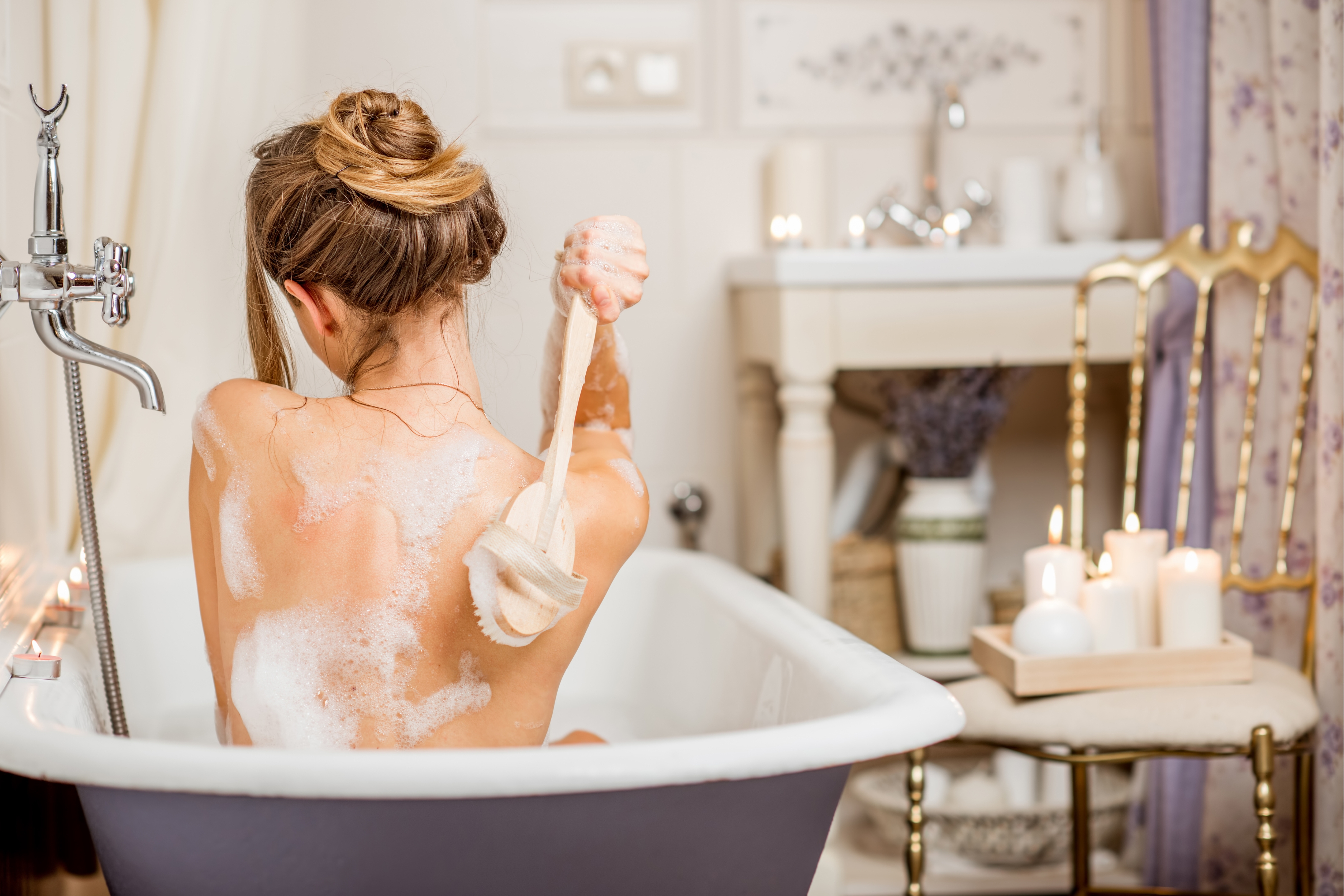 Shower Gel vs Body Wash: Ποια είναι η διαφορά τους και ποιο είναι καταλληλότερο για εσένα