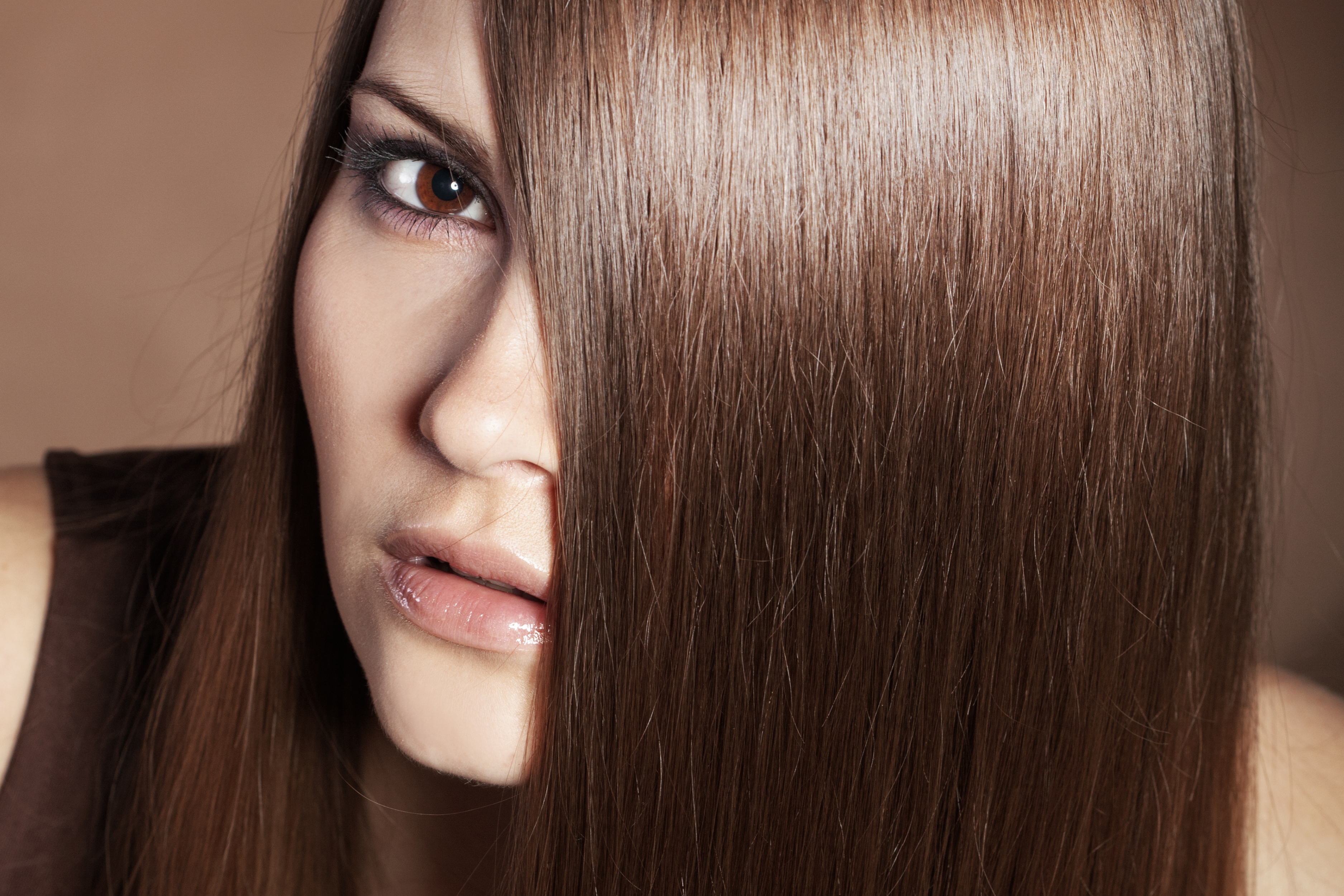 Μόλις δοκιμάσεις αυτόν τον ορό τα ξηρά μαλλιά σου θα «μεταμορφωθούν»