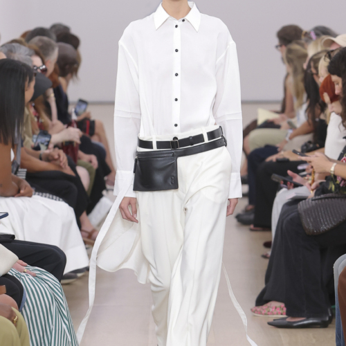 Τσάντα μέσης: Το πιο απολαυστικό gadget που είδαμε στην Εβδομάδα Μόδας της Νέας Υόρκης