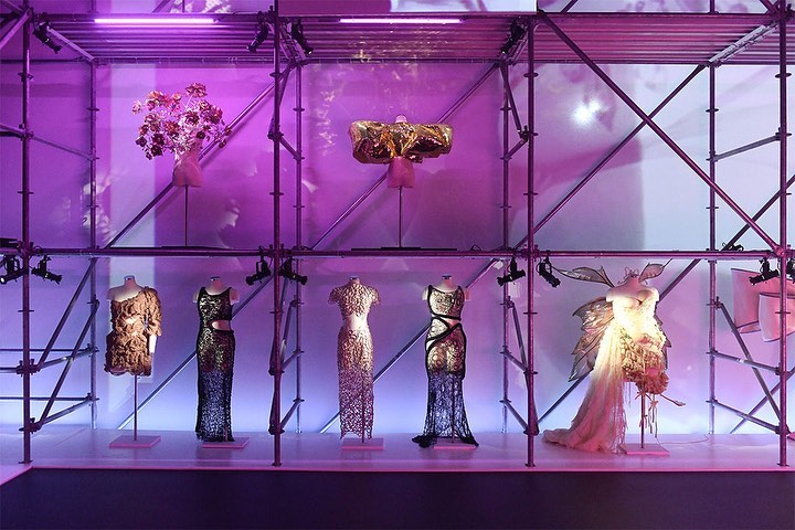Μόνο φτερά χωρίς αγγελάκια το show της Victoria's Secret - Η ανατροπή που κανείς δεν περίμενε