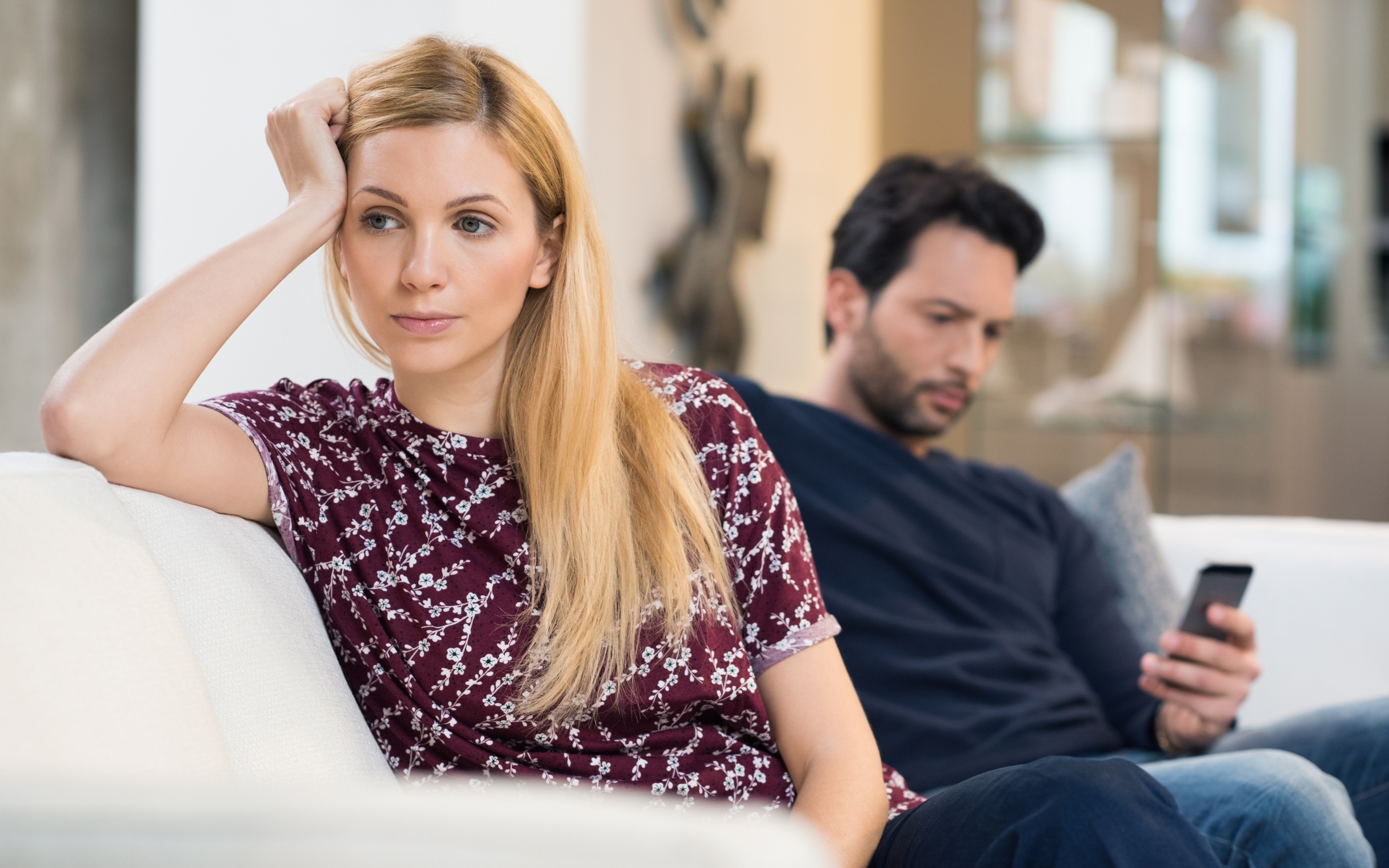 Ο Νο 1 τρόπος για να δεις εάν ένας άντρας έχει προβλήματα δέσμευσης