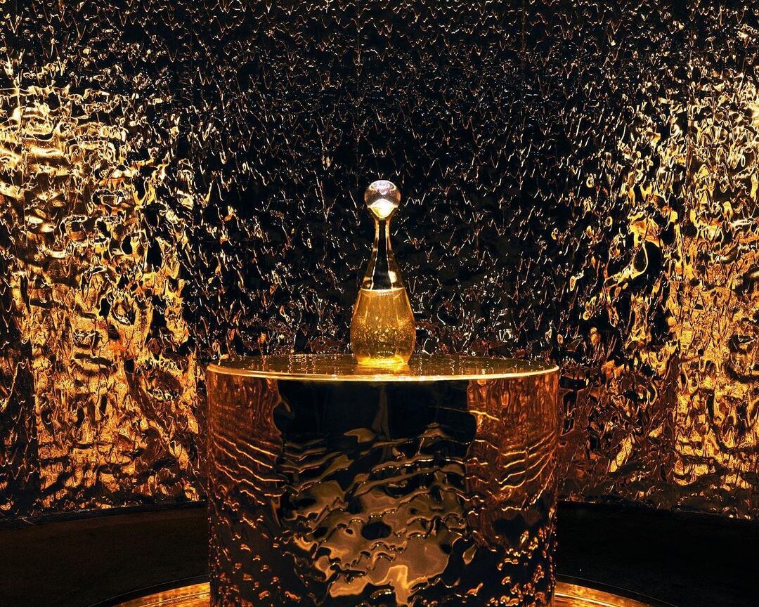 J’Adore by Dior: Η πιο καθηλωτική έκθεση στο Beaux Arts de Paris