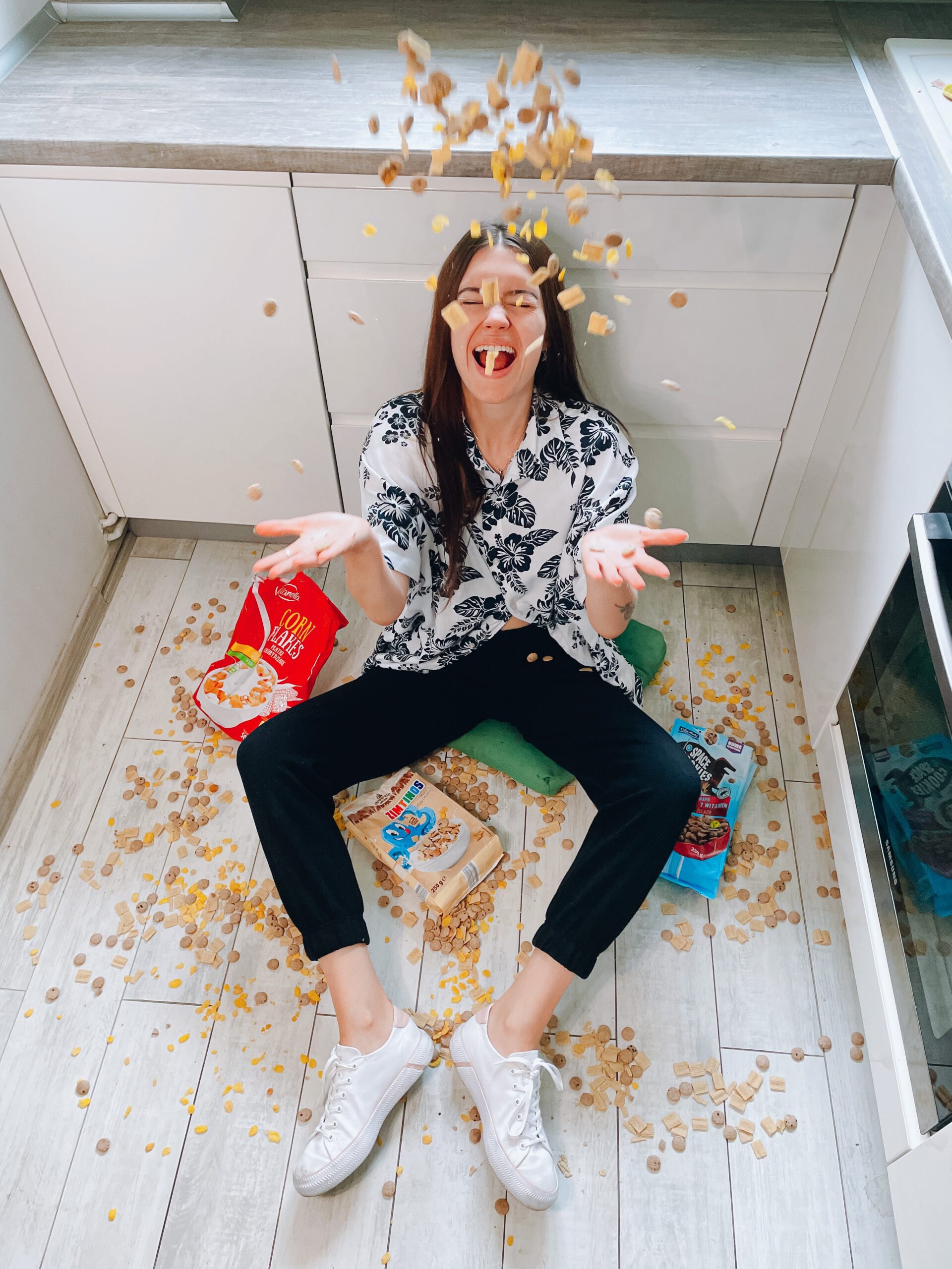 Να τι συμβαίνει στο σώμα σου όταν τρως κάτι που έπεσε στο πάτωμα