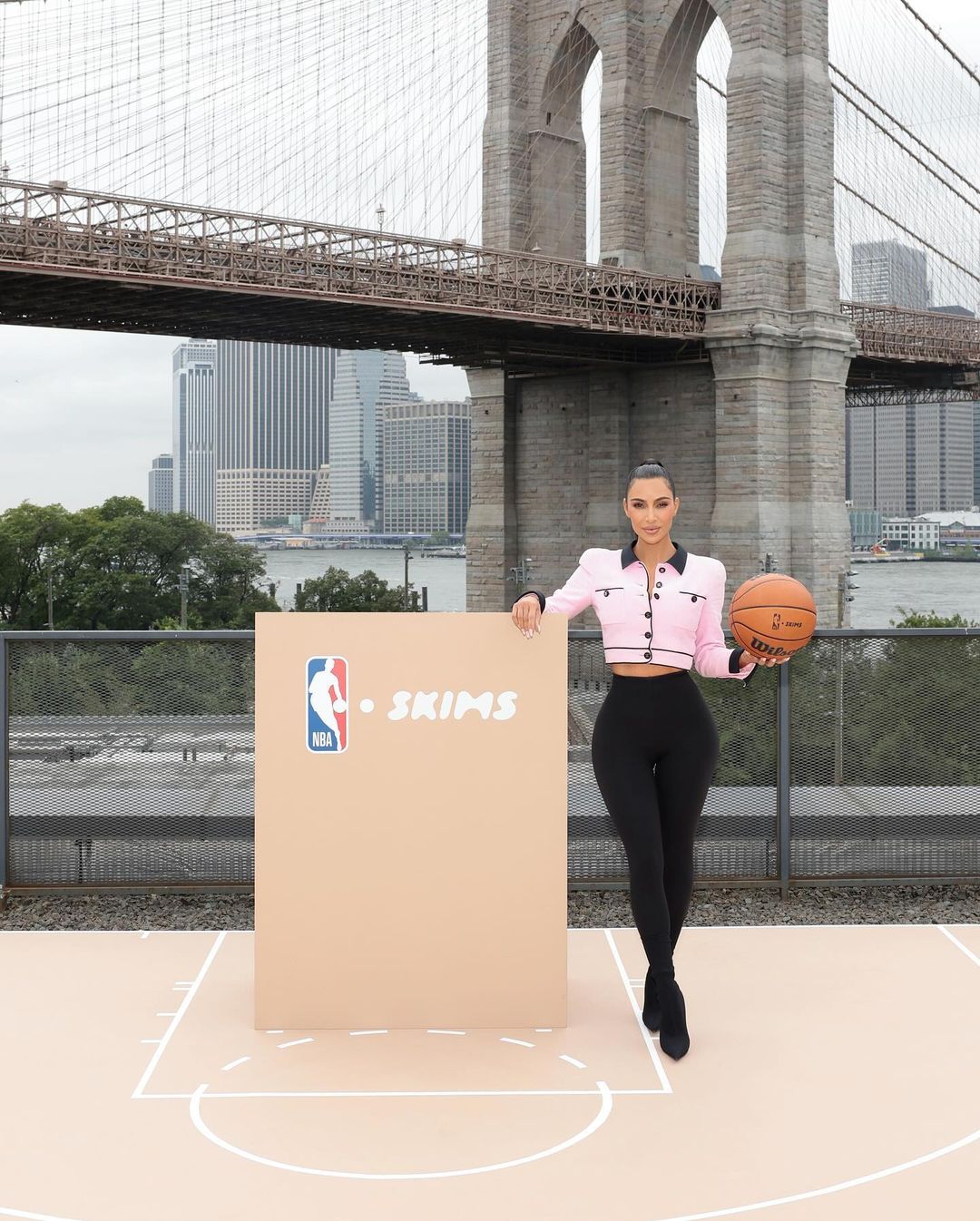 Το Skims της Kim Kardashian γίνεται ο επίσημος συνεργάτης εσωρούχων του NBA και του WNBA