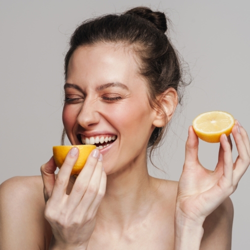 Το λεμόνι και άλλα 6 φρούτα αποτελούν τις πιο υγιεινές τροφές για να συμπεριλάβεις στη διατροφή σου