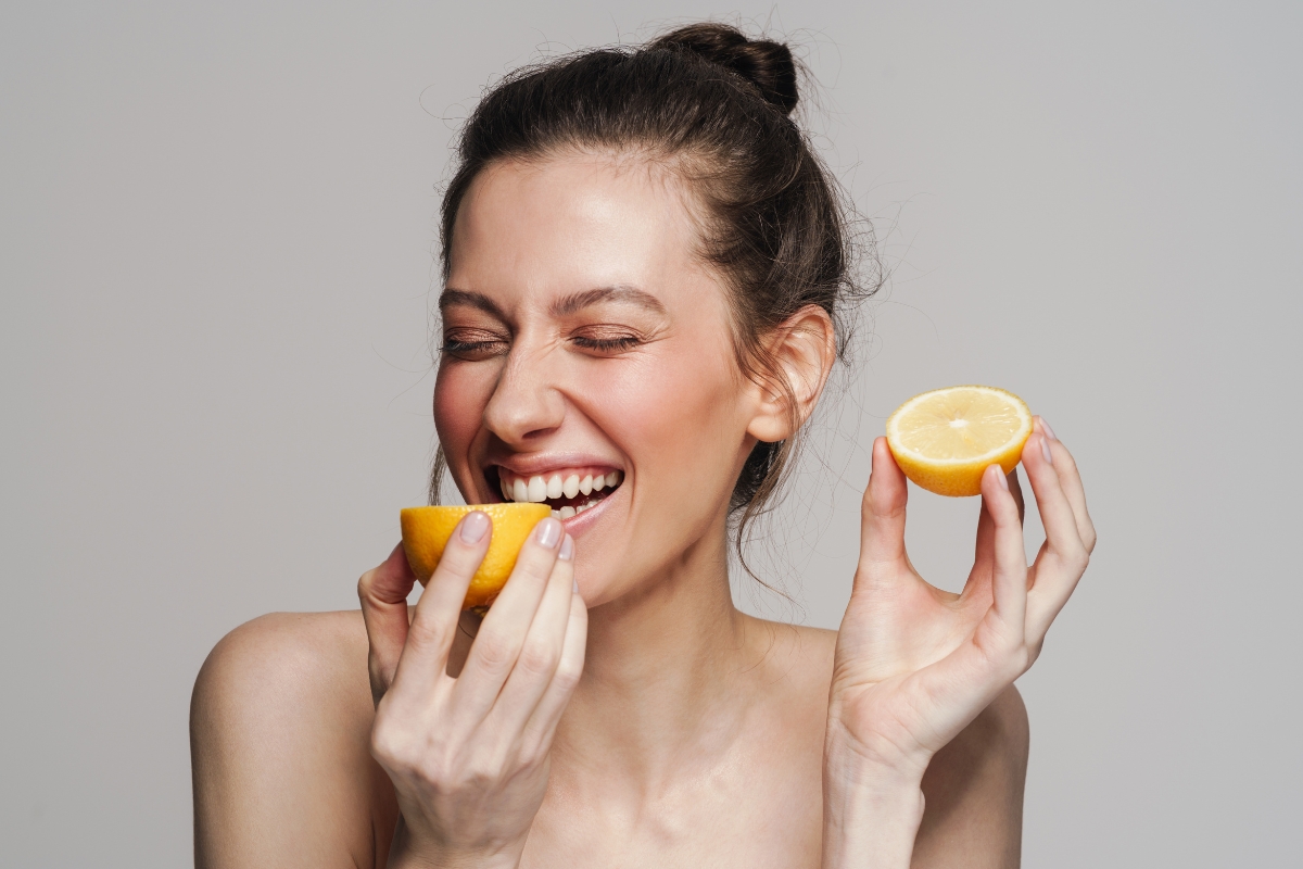 Το λεμόνι και άλλα 6 φρούτα αποτελούν τις πιο υγιεινές τροφές για να συμπεριλάβεις στη διατροφή σου