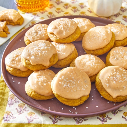 Φτιάξε φθινοπωρινά ζαχαρένια μαλακά μπισκότα με κολοκύθα