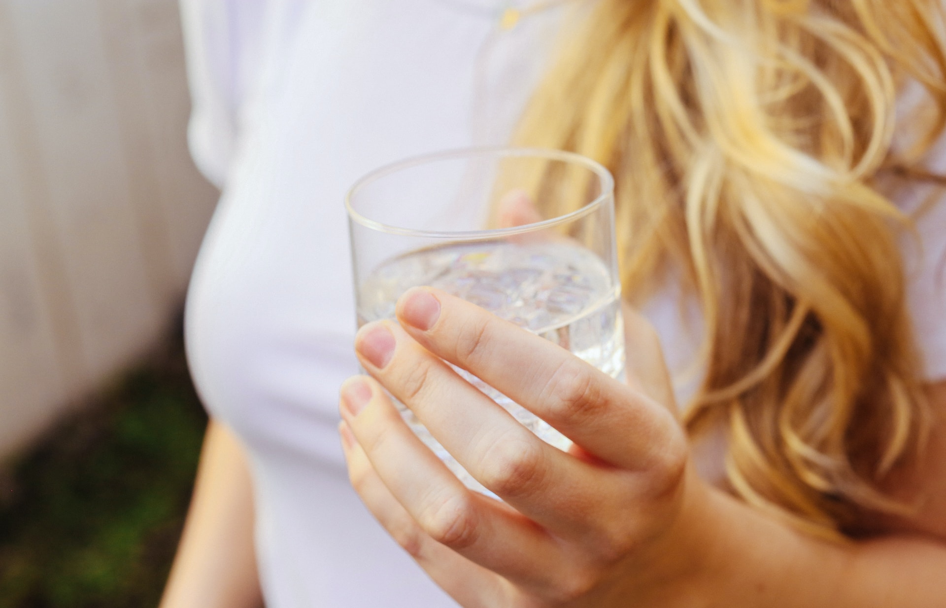 Αν δεν πίνεις πολύ νερό καθημερινά φάε αυτές τις 3 τροφές για να το ισορροπήσεις